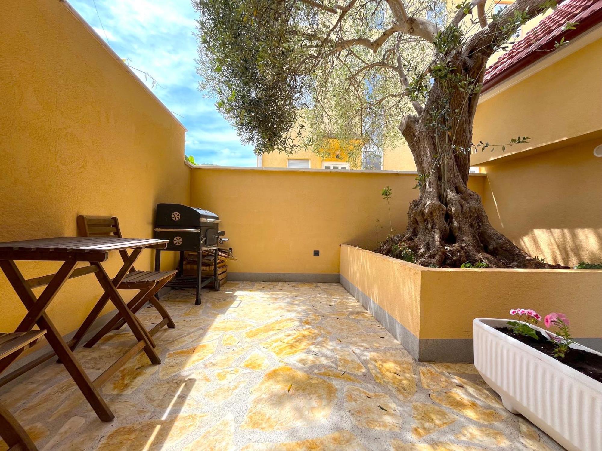 Apartamento Olive Tree Stari Grad  Exterior foto